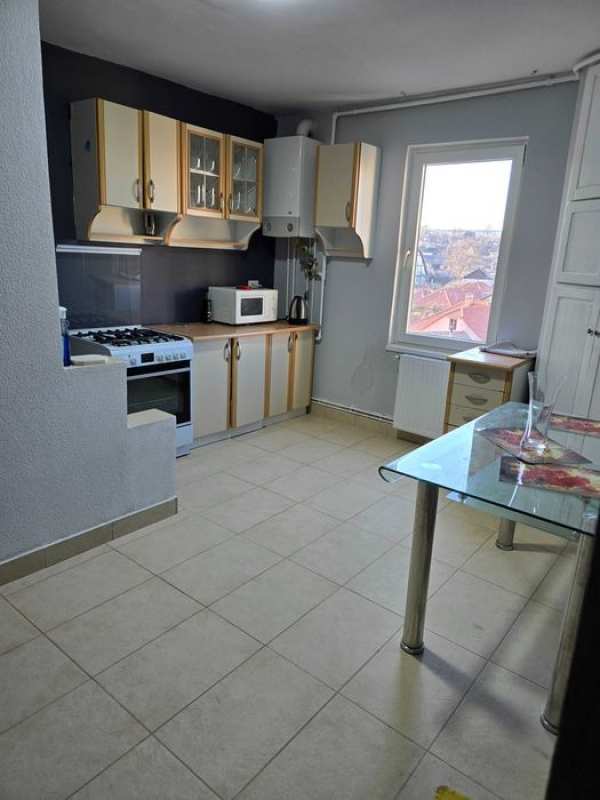 Vand apartment cu 2 camere Unirii Reghin etaj 3