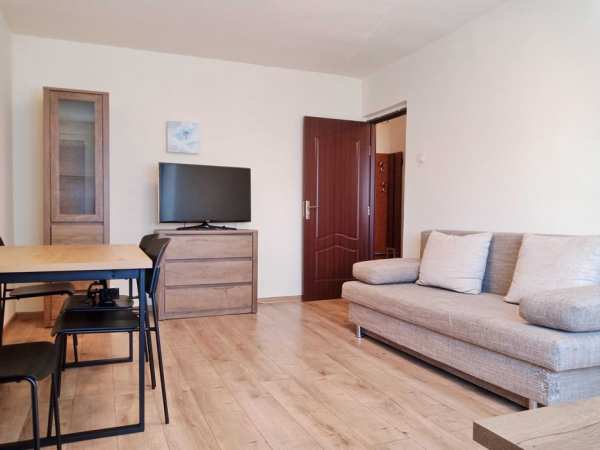 Apartament 3 camere de inchiriat si cu loc de parcare, zona Micalaca