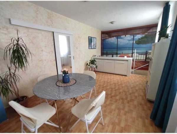 Proprietar, vând apartament 4 camere și teren în zona Far, 125000 euro