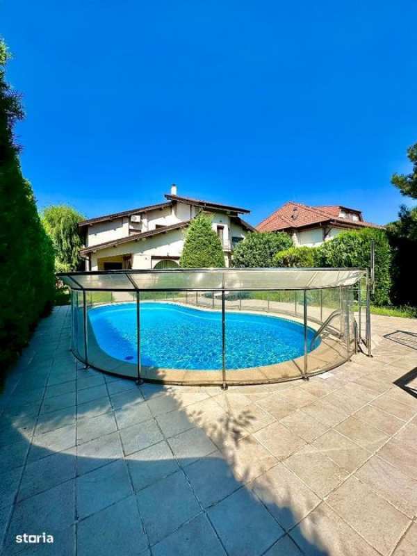 Vila individuala cu curte si piscina - situata adiacent pe Iancu