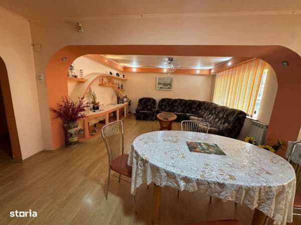 Apartament cu 3 camere de închis în zona Buzăului