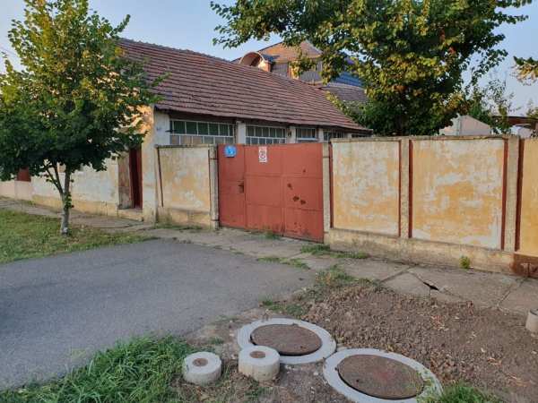 Vand casa in Recas