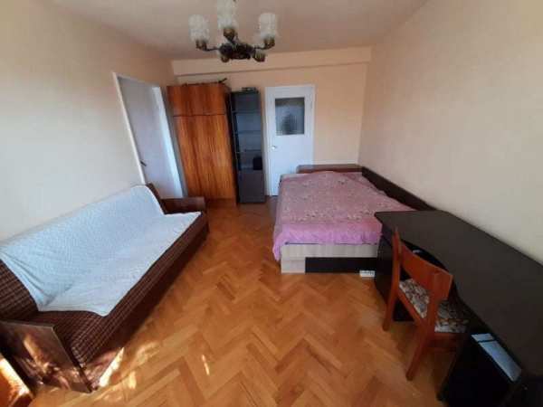 PF.  dau in chirie apartament 2 camere