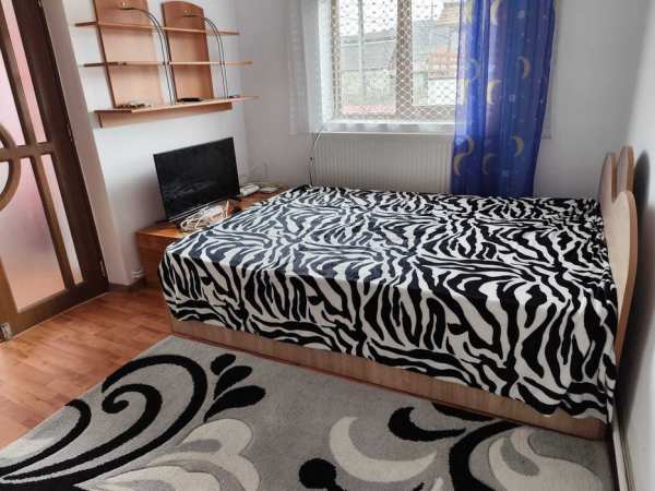 Apartament doua camere la casa
