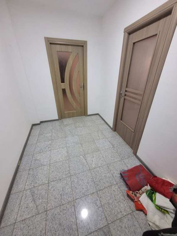 Vând apartament renovat