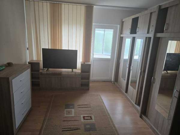 Apartament 3 camere, Rovine, Et. 3/4, C.T/A.C.