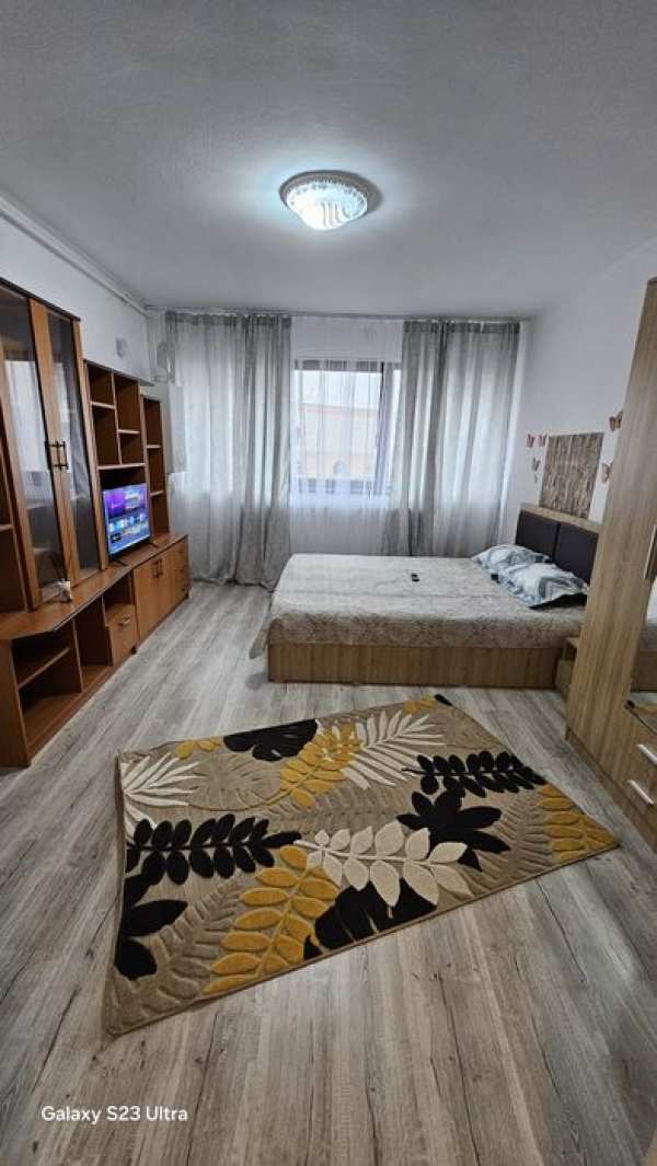 Garsonieră în Onești, zona de jos, etaj 1.