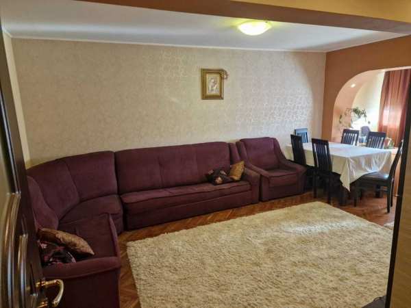 Apartament 4 camere de inchiriat