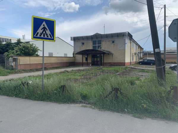 Cladire/Spatiu Comercial+800 mp teren