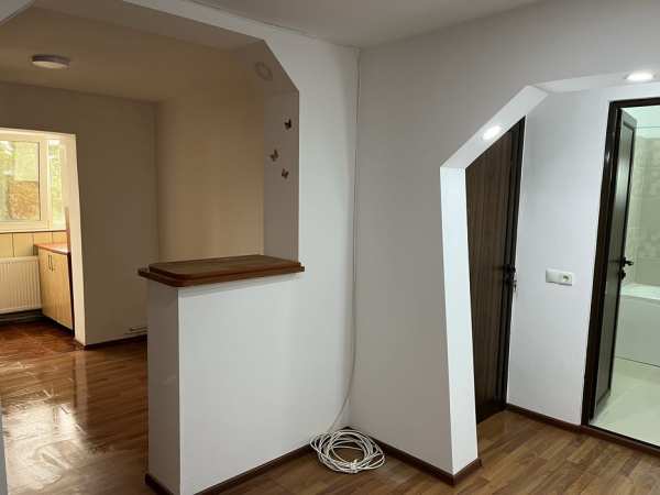 Inchiriez apartament 2 camere