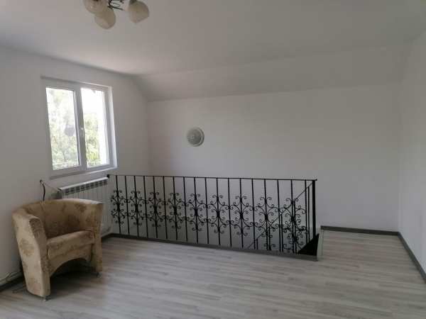 Vând casa urgent