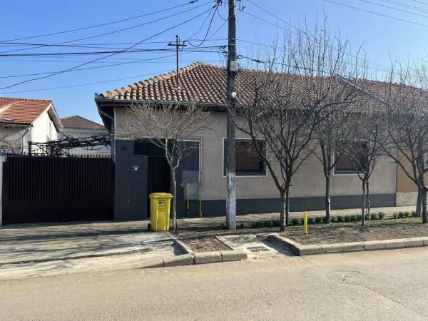 Vand casa Bujac cu teren 511 mp zona centru stadion