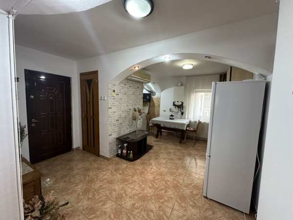 Apartament cu 3 camere