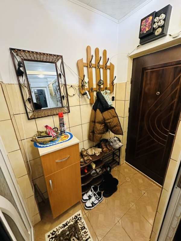 Apartament de VANZARE -2 camere semidecomandate -Fetesti Gara