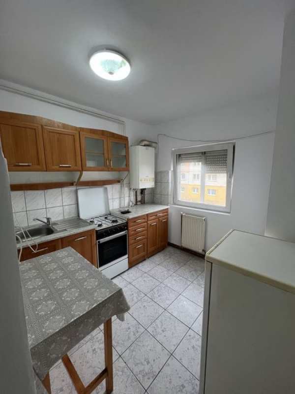 Garsoniera/apartament de inchiriat in Sebes zona centrala