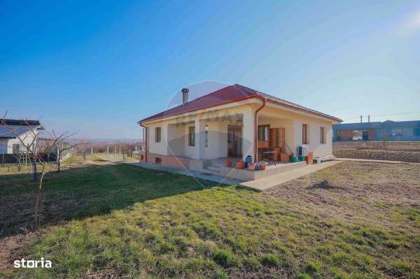 Casă de vânzare cu 5 camere în Paleu, 1454mp teren