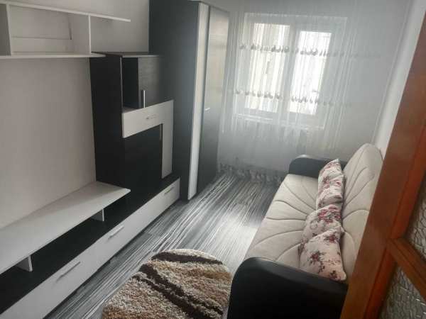 Vând apartament, zona Rotunda, Câmpulung