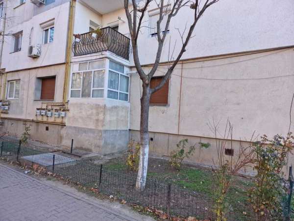 Inchiriez apartament zona centru