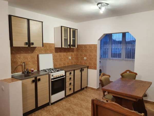 Apartament 2 camere decomandat zona Sens