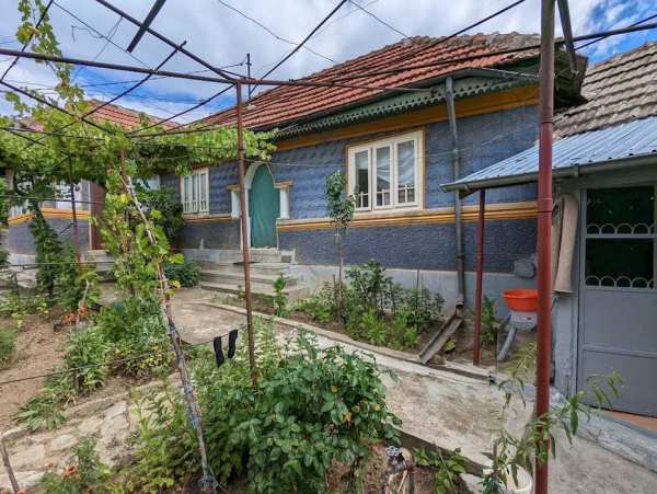 Vand casa comuna Pietroasele,sat Dara,Judetul Buzau