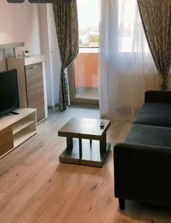 Proprietar direct! Închiriez apartament 3 camere în Cartierul VISOIANU