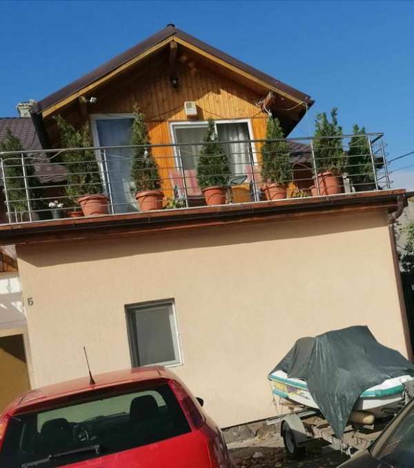 Vand casa in brasov 150mp.utili 2 bai .3 dormitoare living.buc..camara