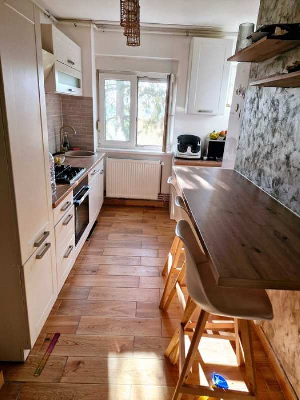 Nou pe piata Apartament cu 4 camere direct de la PROPRIETAR VLAICU