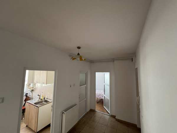Vand apartament 2 camere decomandat 45 mp utilli