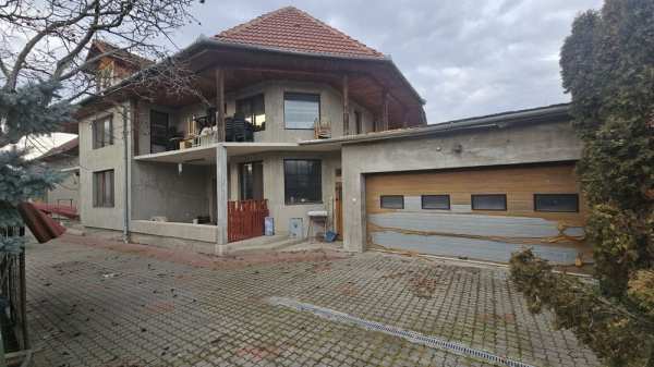 Vand Casa in zona ultracentrala Turda
