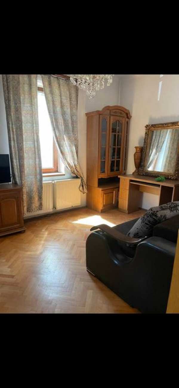 Vand Casa zona Eroii Revolutiei Bucuresti curte 350mp