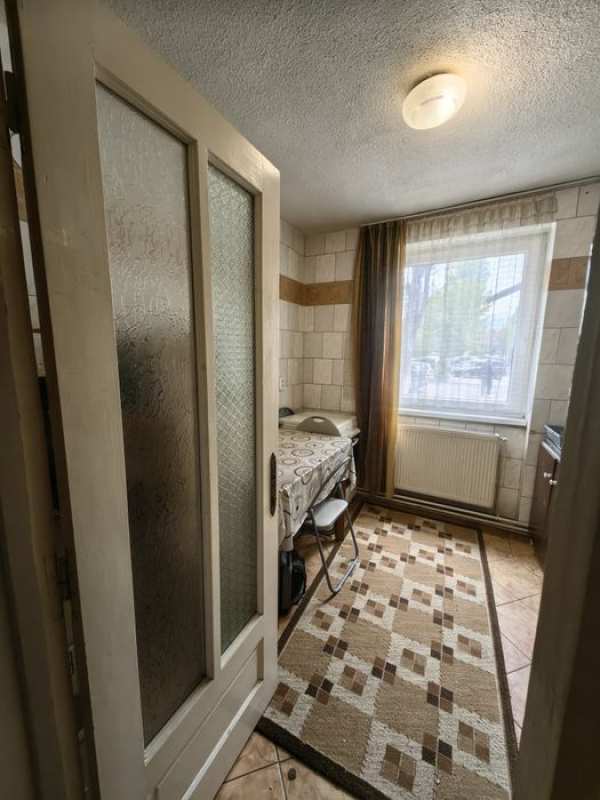 Vand apartament cu 2 camere, parter, Toplita