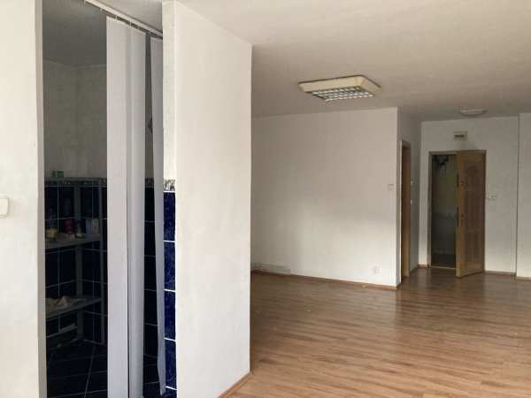Garsoniera etaj 1
