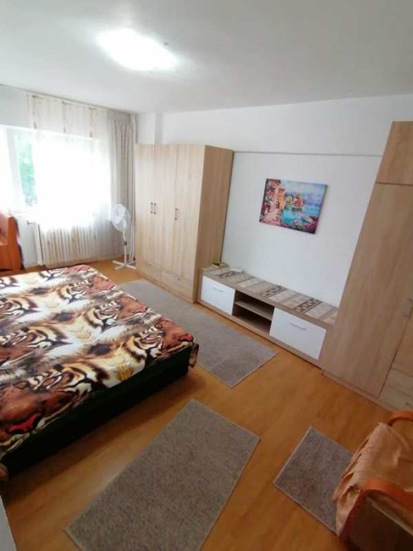 Garsonieră de închiriat (36mp)