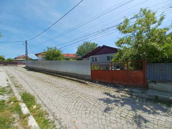 Casa de vanzare(110mp) pe teren central 650mp