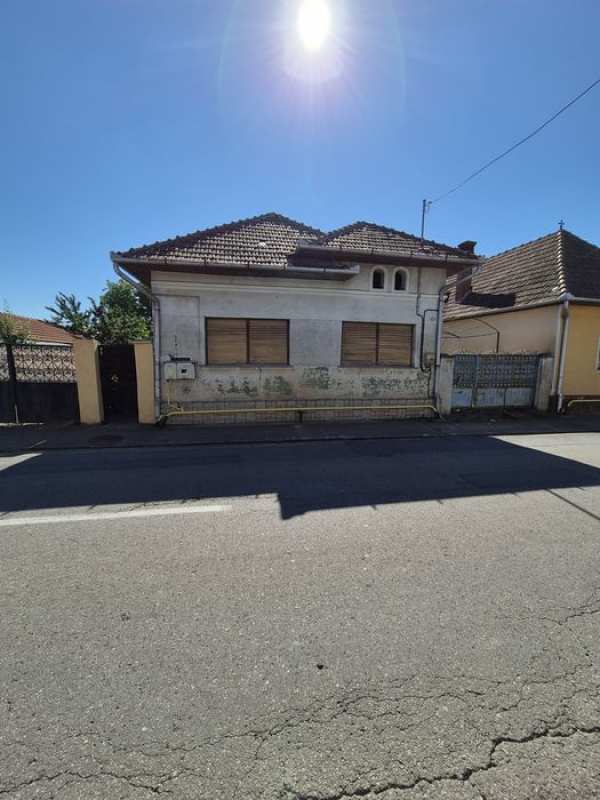 Vând casă Orăștie castaului nr19