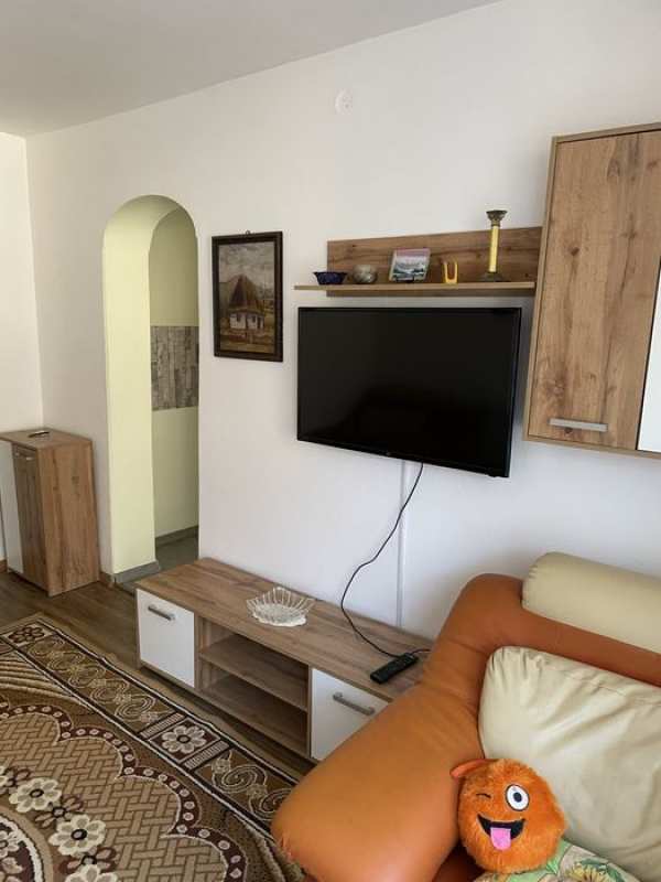 Apartament cu 3 camere de inchiriat !