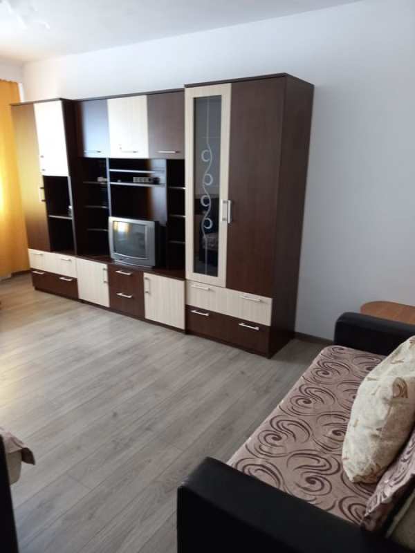 Apartament de închiriat!