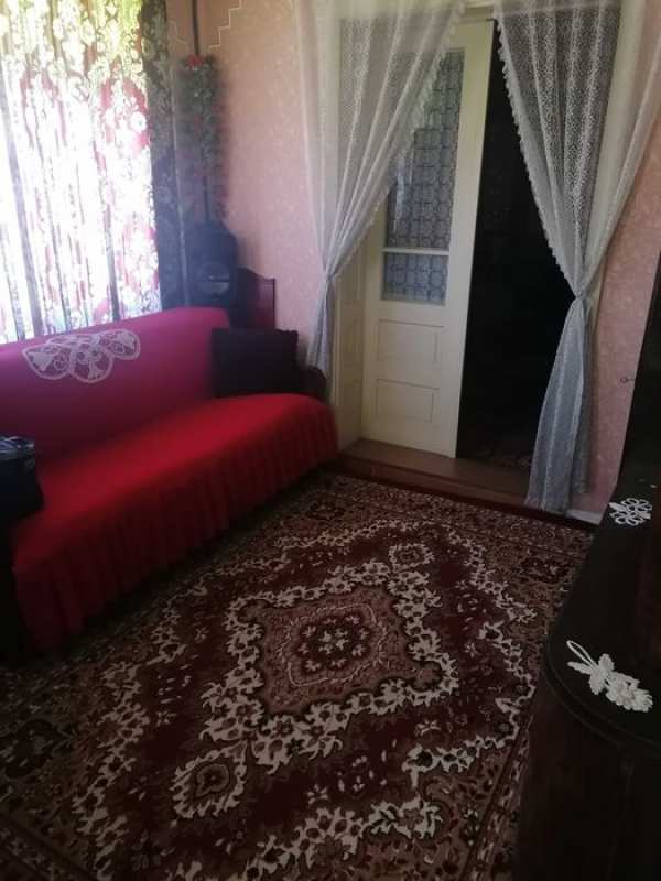 Închiriez 1 cameră la casă