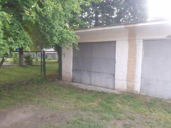 Garaj de închiriat