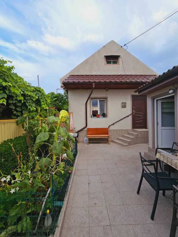 Casa individuala in Ovidiu, 4 camere, teren 319 mp, constructie 2003