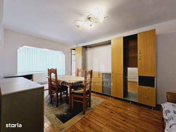 Apartament cu 3 camere decomandate, Cetate