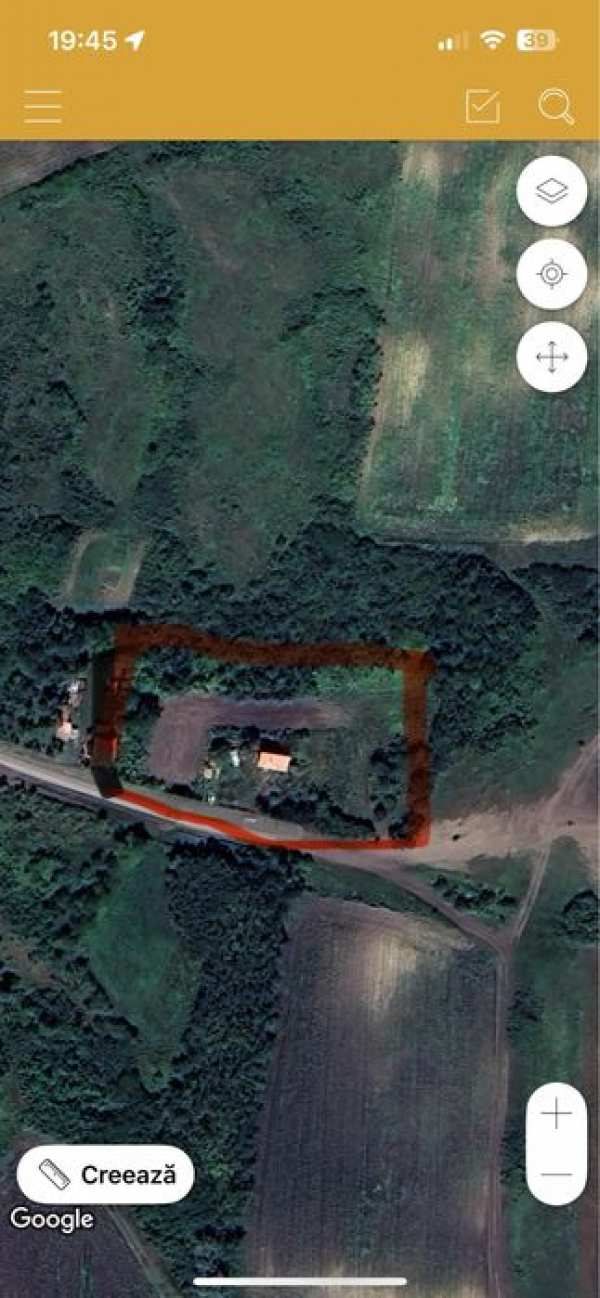 Vand teren cu casa