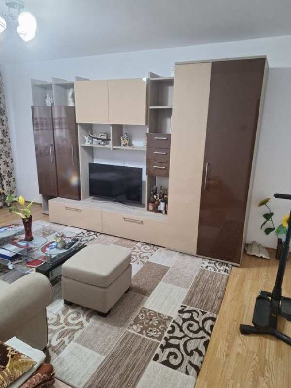 Apartament cu 3 camere et2