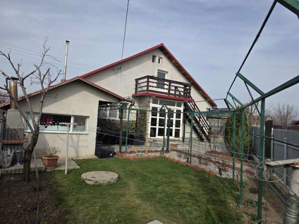 Casă în Sendreni