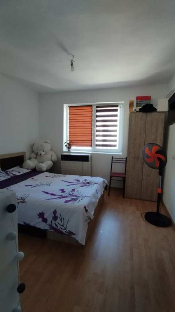 Închiriez garsoniera