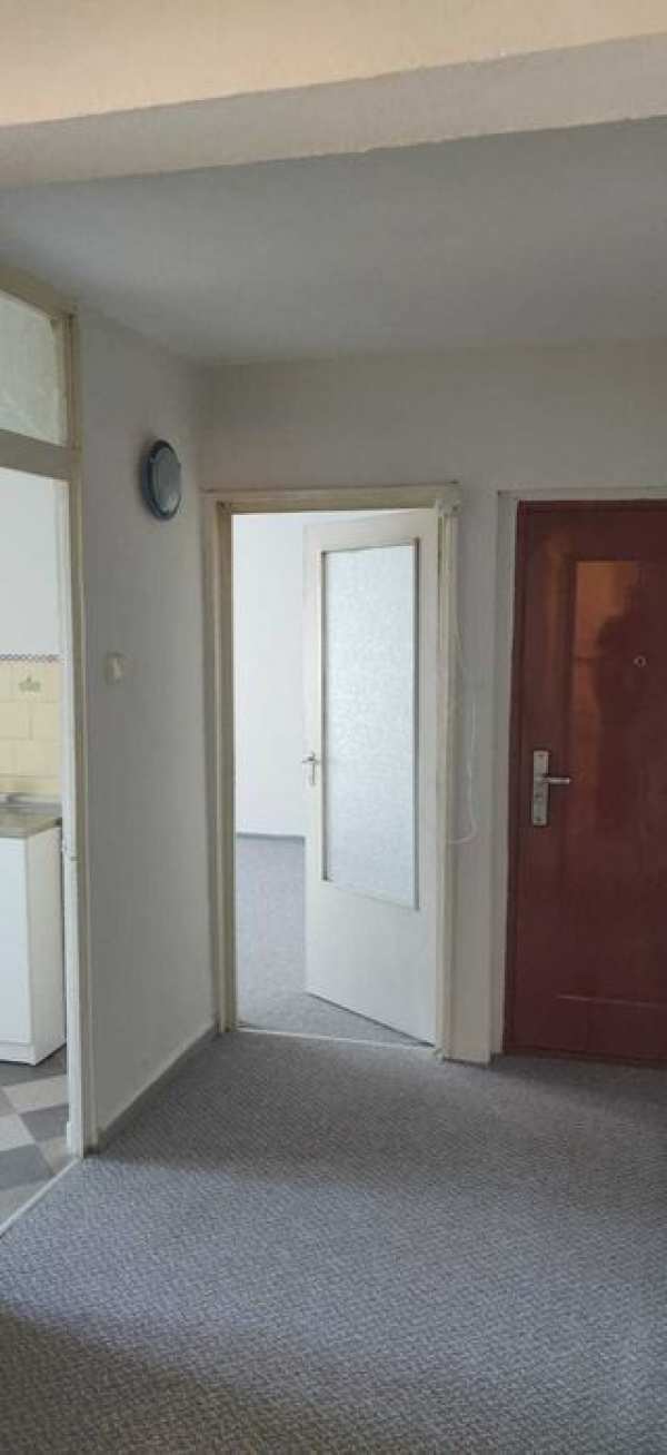Apartament 2 camera (et.1)de inchiriat Rovine - Nicolae Iorga
