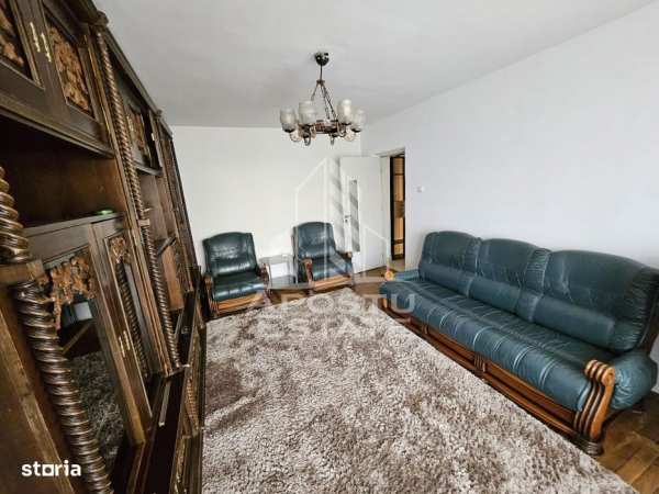 Apartament cu 3 camere, centrala proprie, zona Sagului
