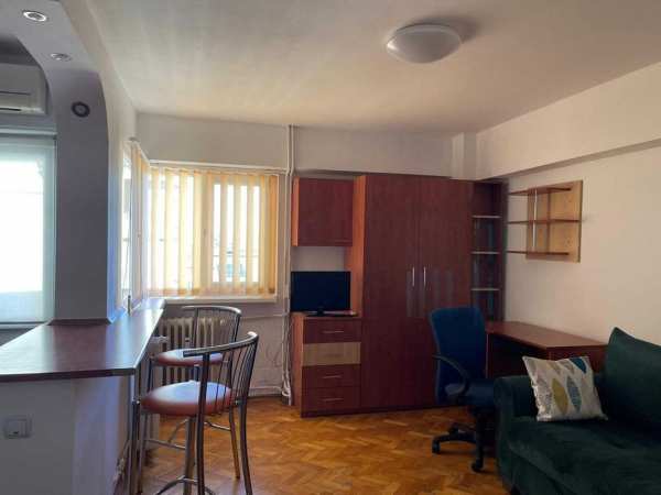 Vand garsoniera ultracentral.Hotel Ramada.