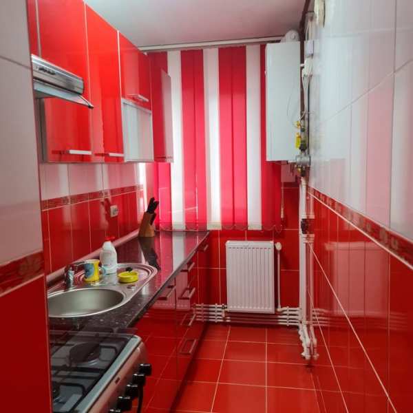 Inchiriez apartament