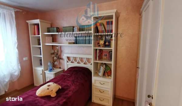 Apartament 4 camere semidecomandat -CENTRU-LUX- Piatra Neamt